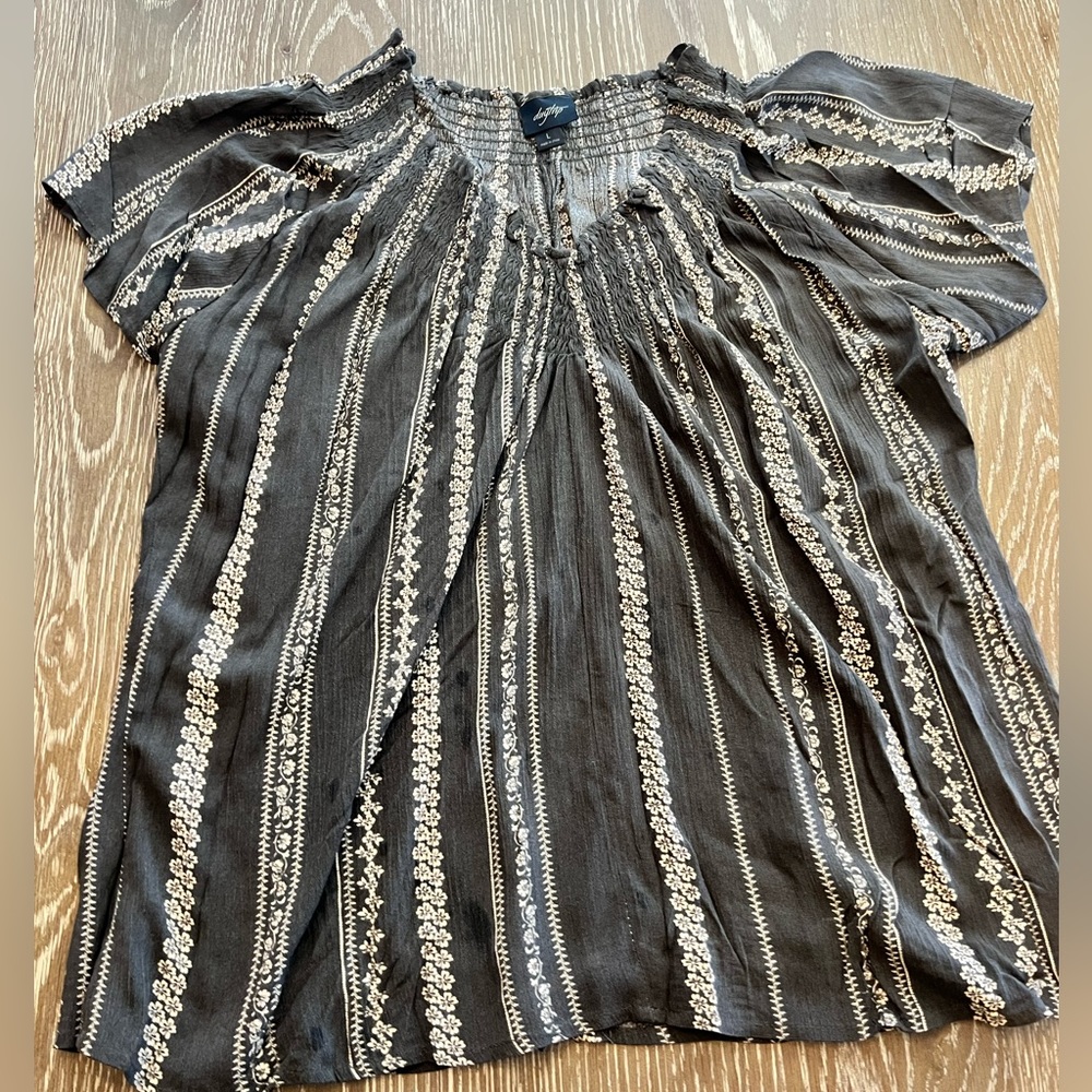 Women’s Daytrip On/Off the shoulder top